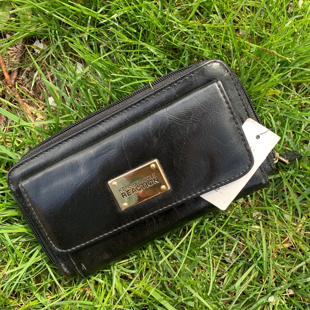 Brand new with tags Kenneth Cole reaction wallet